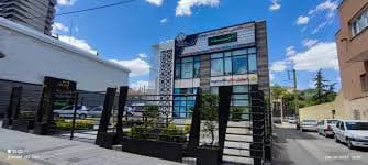 کلینیک تخصصی دندانپزشکی کودک و نوجوان آینده همدان